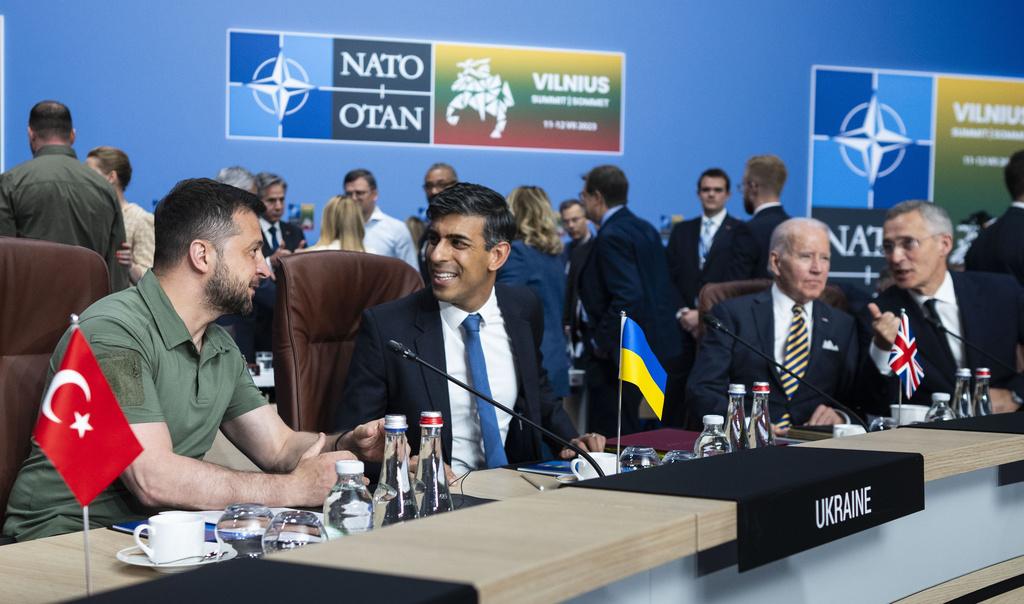 英國首相辛偉誠與烏克蘭總統澤連斯基。(美聯社)