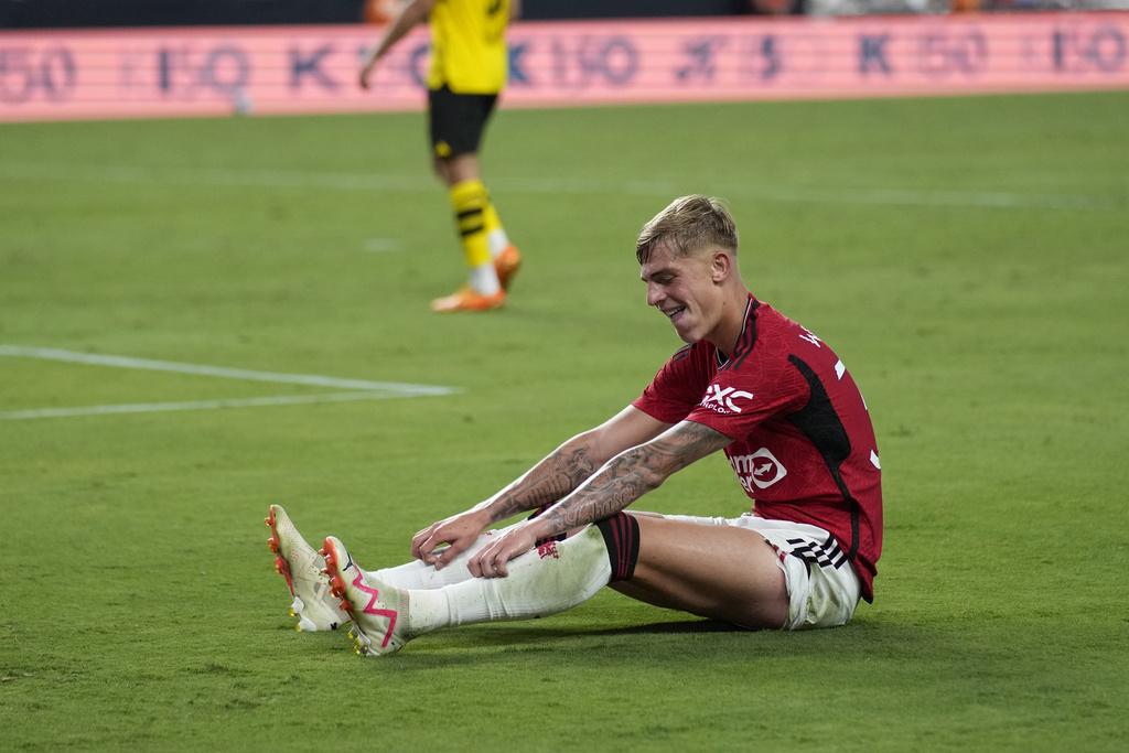 曼聯熱身賽負多蒙特2:3 奧拿拿嬲爆罵馬古尼。(美聯社)