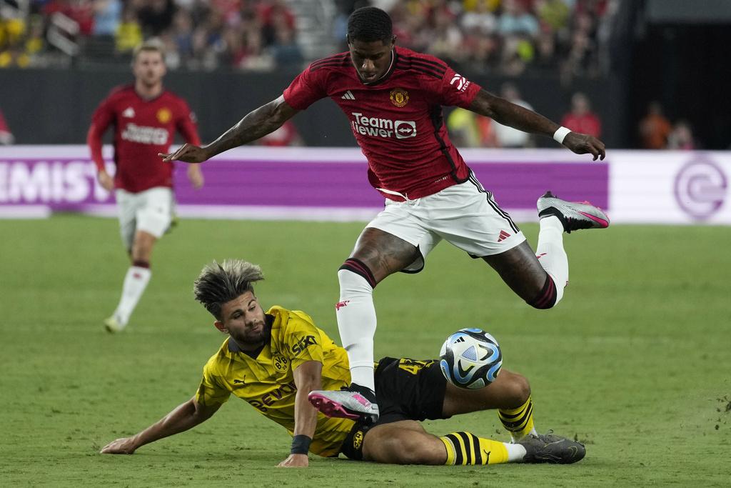 曼聯熱身賽負多蒙特2:3 奧拿拿嬲爆罵馬古尼。(美聯社)