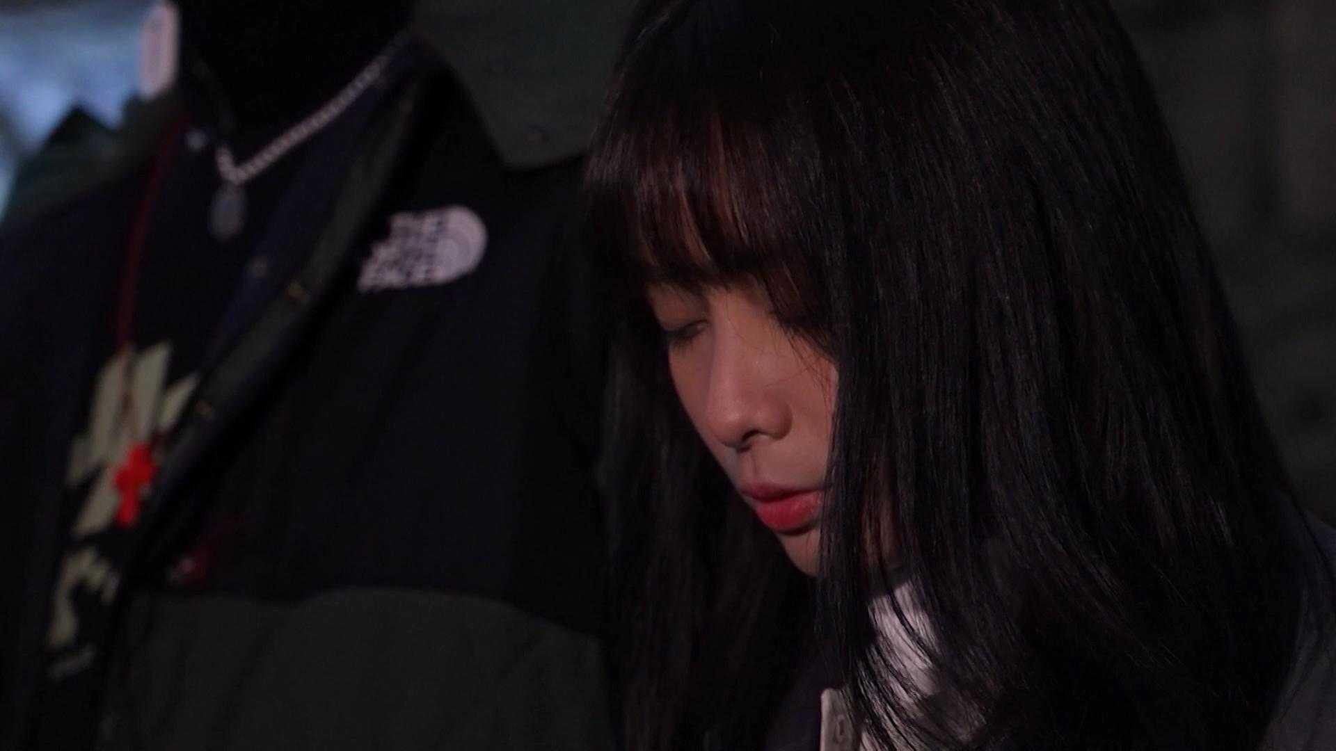 Ash在城堡管理員的指示下成為與靈體對話的「工具」。