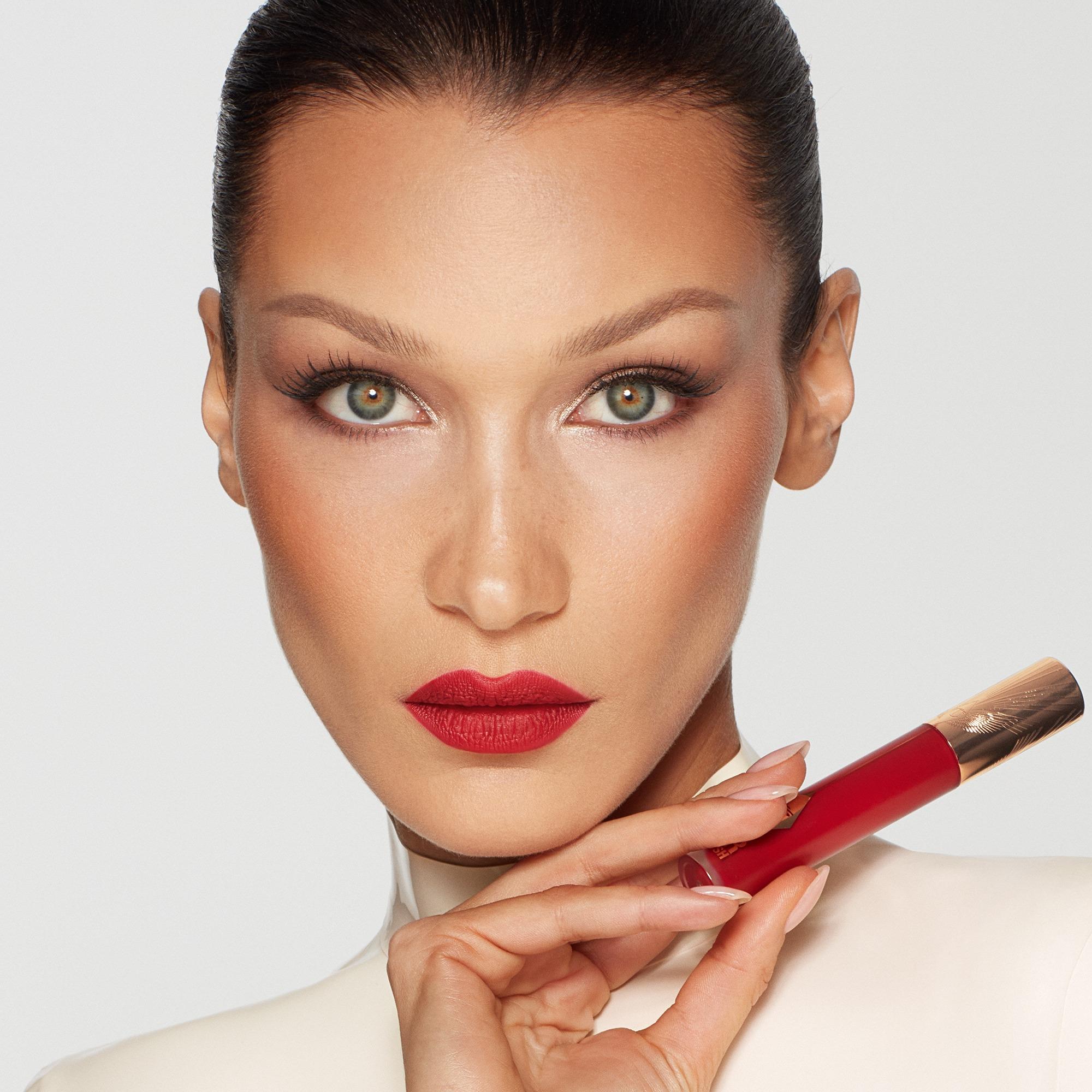 夏日彩妝2023|Charlotte Tilbury Airbrush Flawless Lip Blur 極緻柔霧唇釉 $290