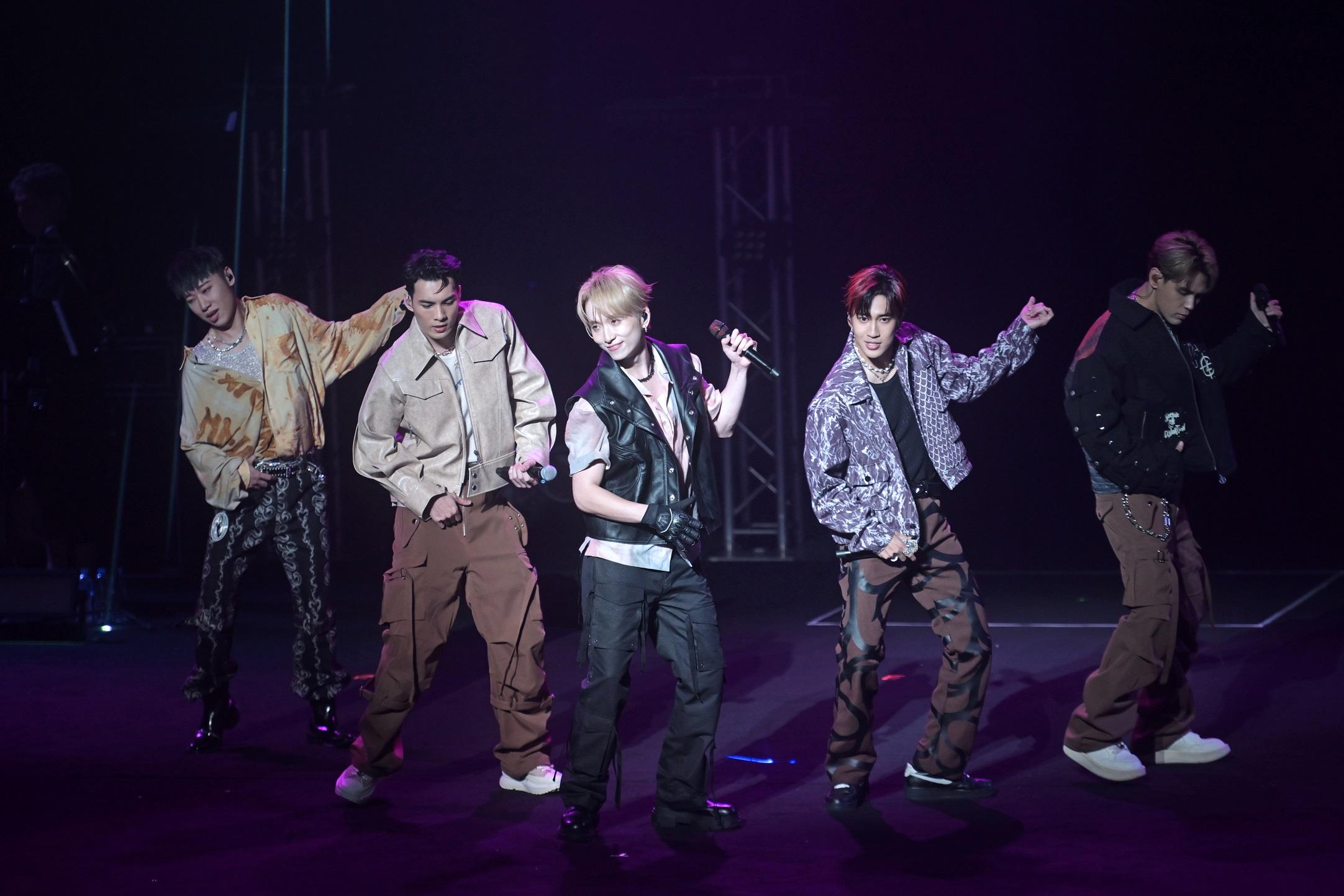 《五堅情 Moon Landing 月面著陸澳門演唱會》