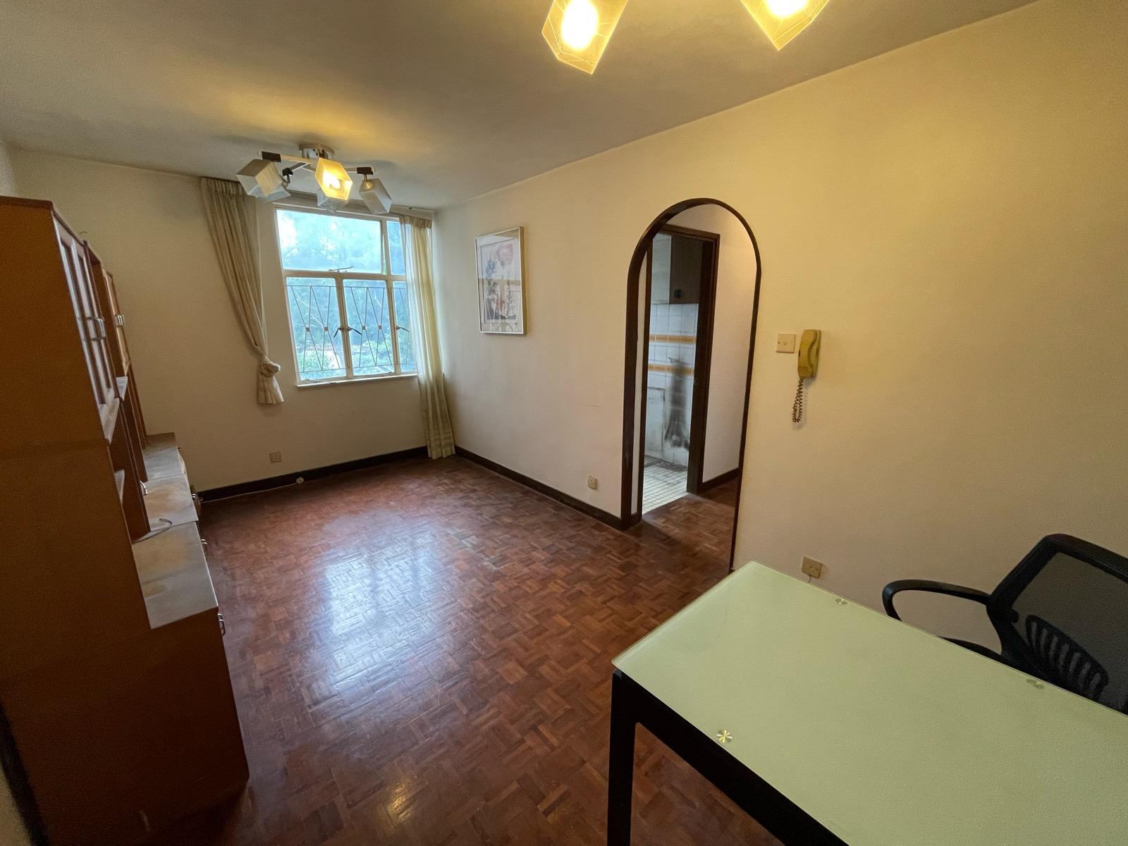 雖然單位位於低層,但因景觀望園景,窗外視野和室內光線均不俗。