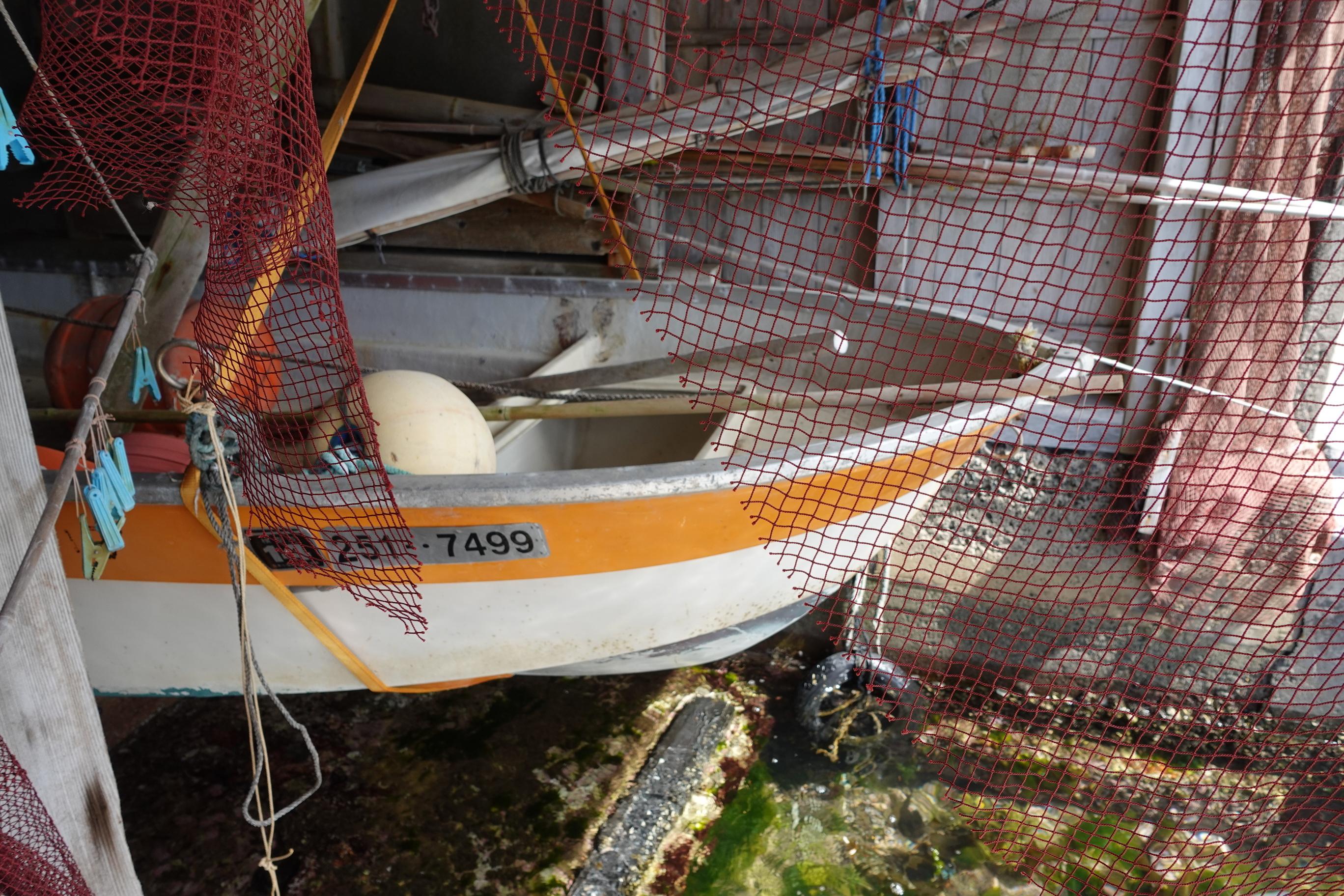 下層用於停泊船隻,方便作業及出海。