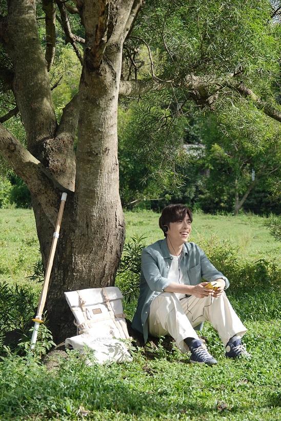 Edan新歌《E先生愛人執照》MV續演E式連續劇。