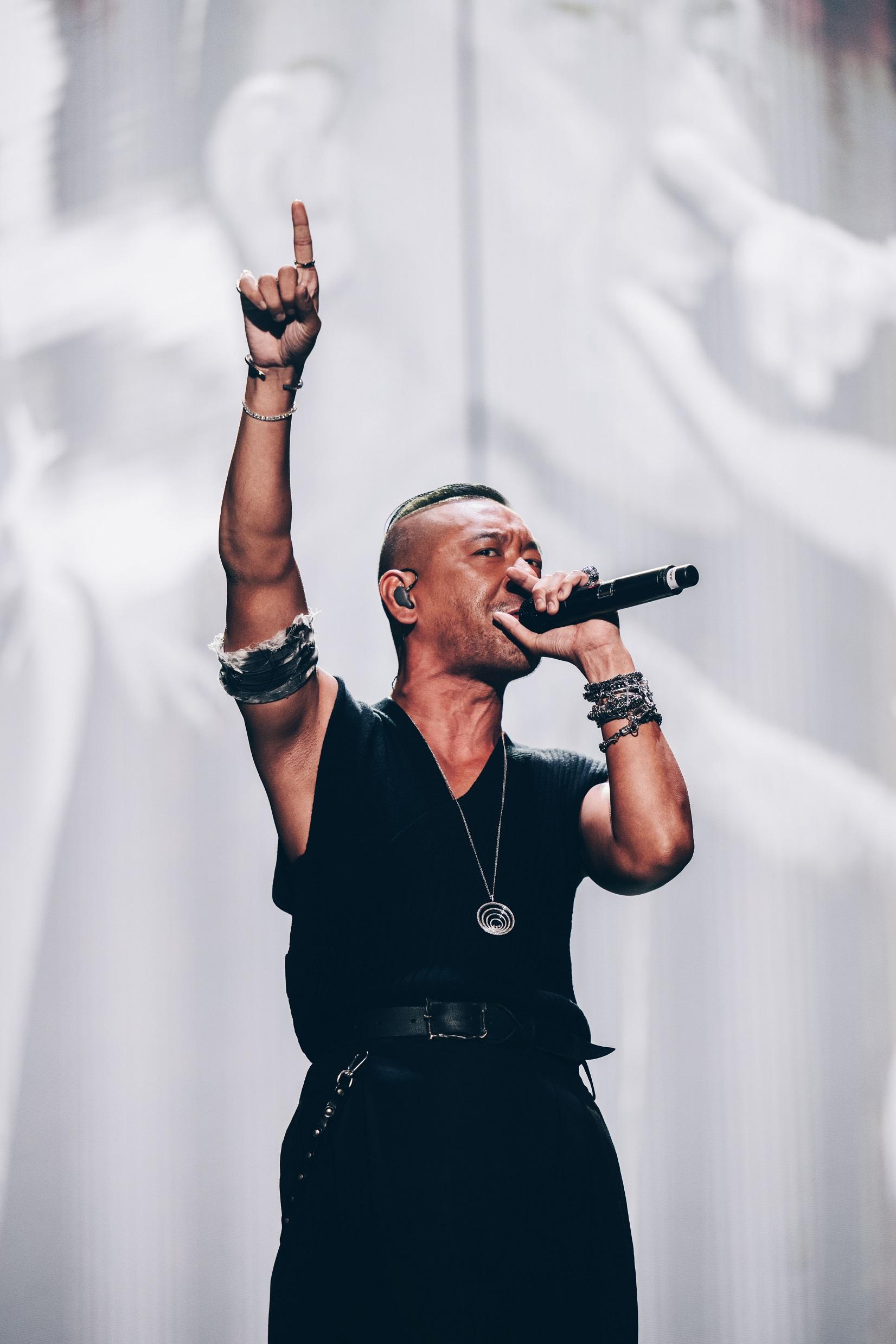 周國賢與麥浚龍首次合作開騷,舉行《852FES Awaken Music Endy Chow • Juno Mak》演唱會。