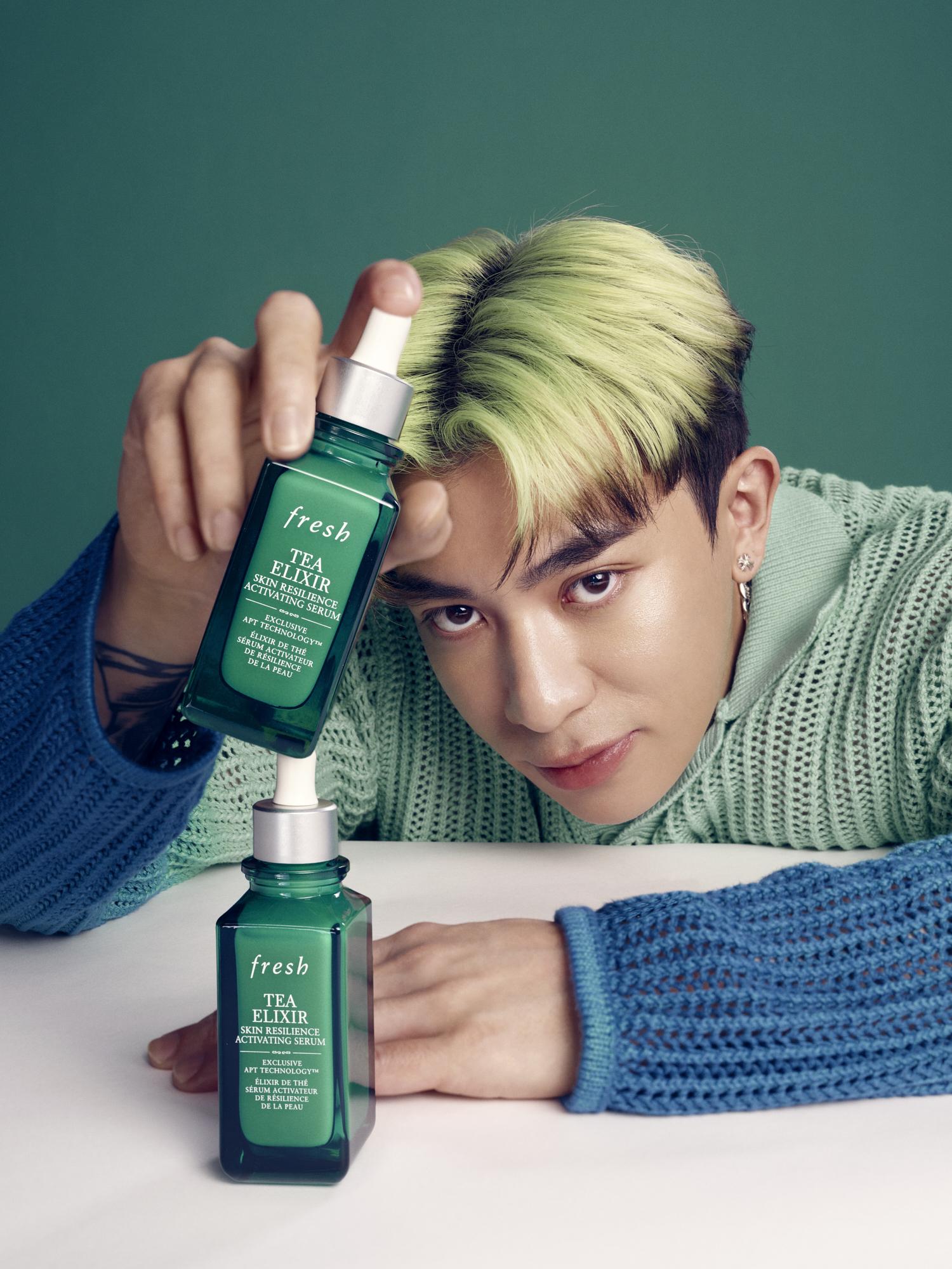 Tyson Yoshi大讚精華質感輕滑,易被吸收。