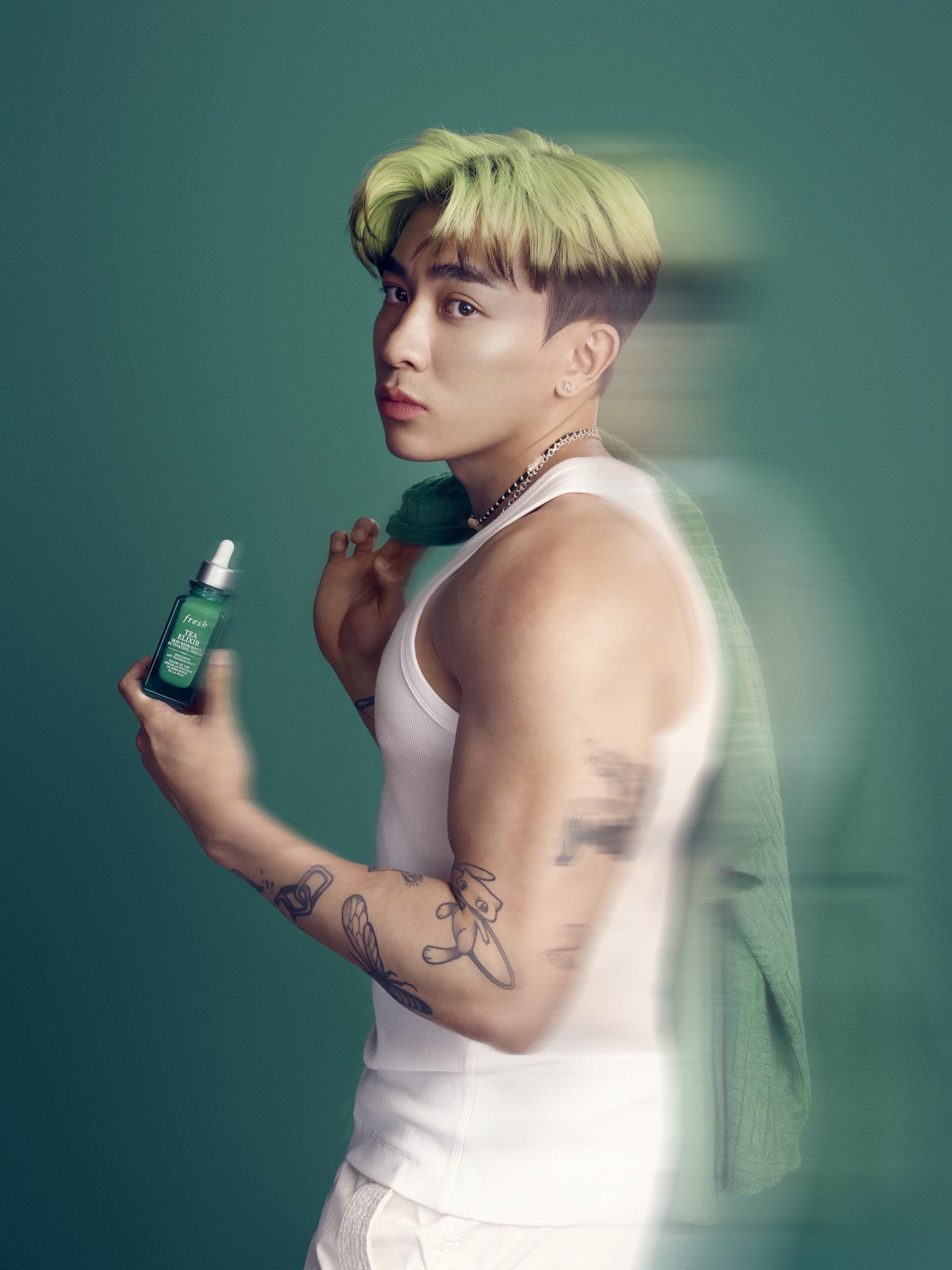 Tyson Yoshi大讚精華質感輕滑,易被吸收。