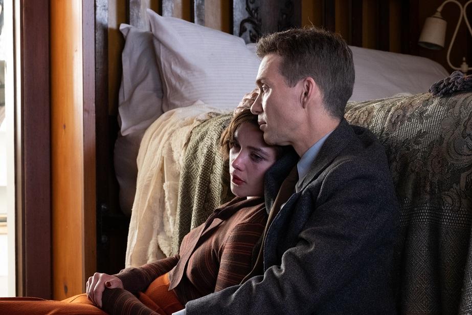 科倫絲佩芝演奧本海默的情婦。(《奧本海默》劇照)