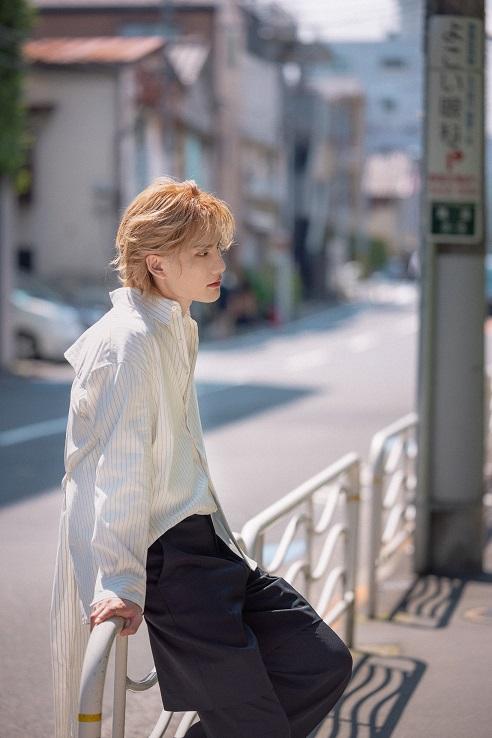 Jeremy化身日劇男主角,現身東京街頭拍攝宣傳照。