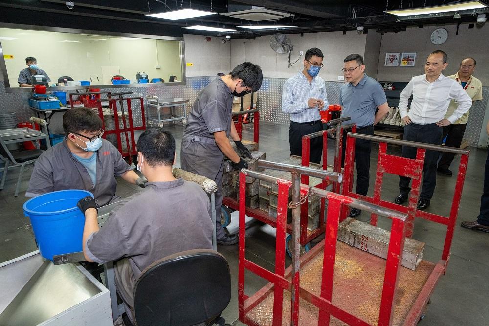 42部比亞迪純電動雙層巴士已交付 九巴料首部雙層電巴最快7月投入運作