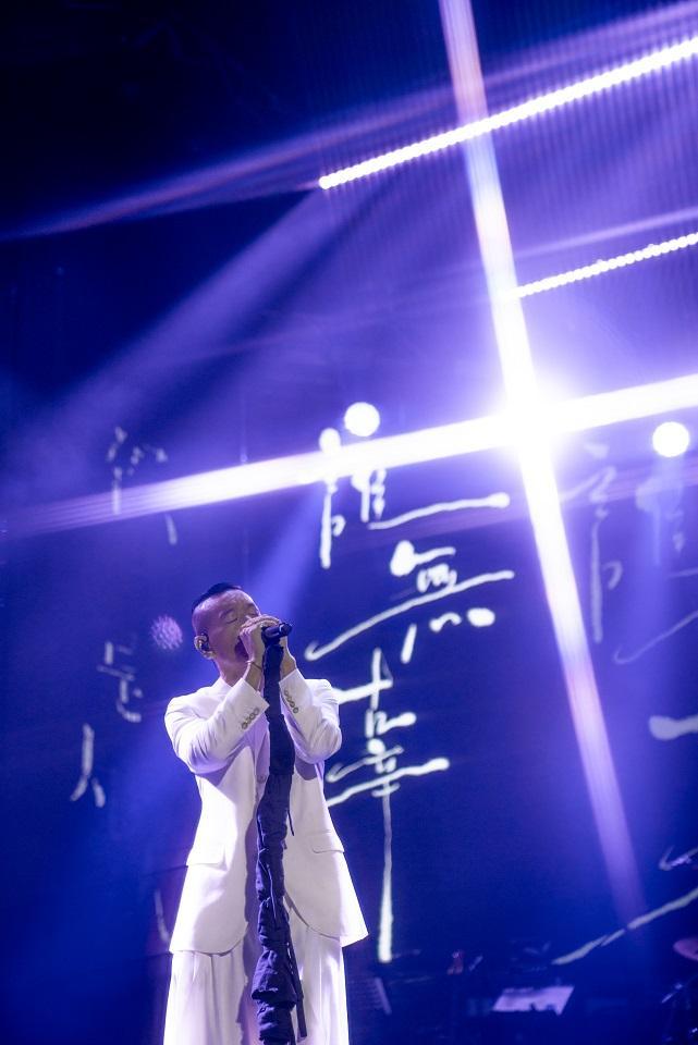 周國賢與麥浚龍首次合作開騷,舉行《852FES Awaken Music Endy Chow • Juno Mak》演唱會。