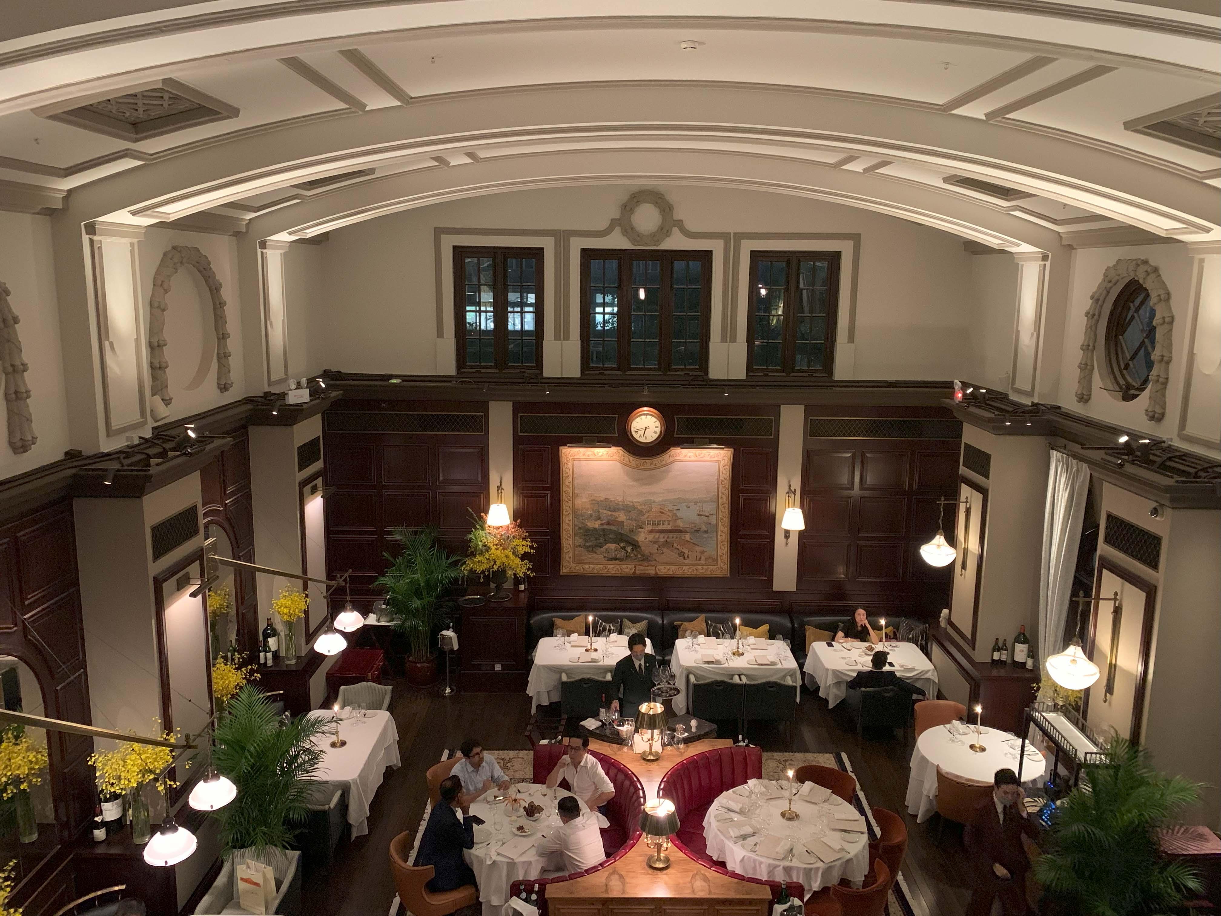 百年英倫建築在沉實中見優美,很適合變成餐廳。