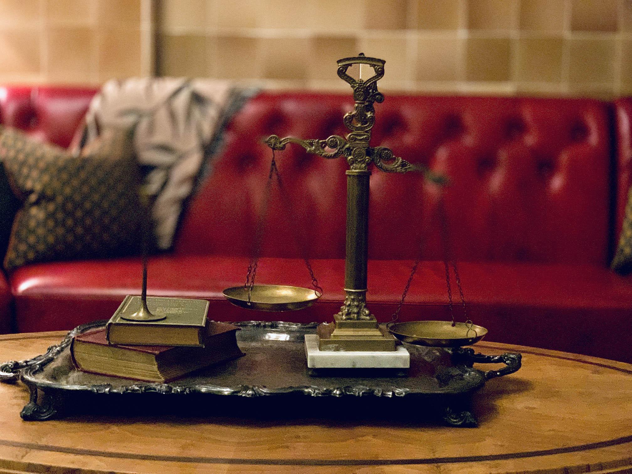 百年英倫建築在沉實中見優美,很適合變成餐廳。