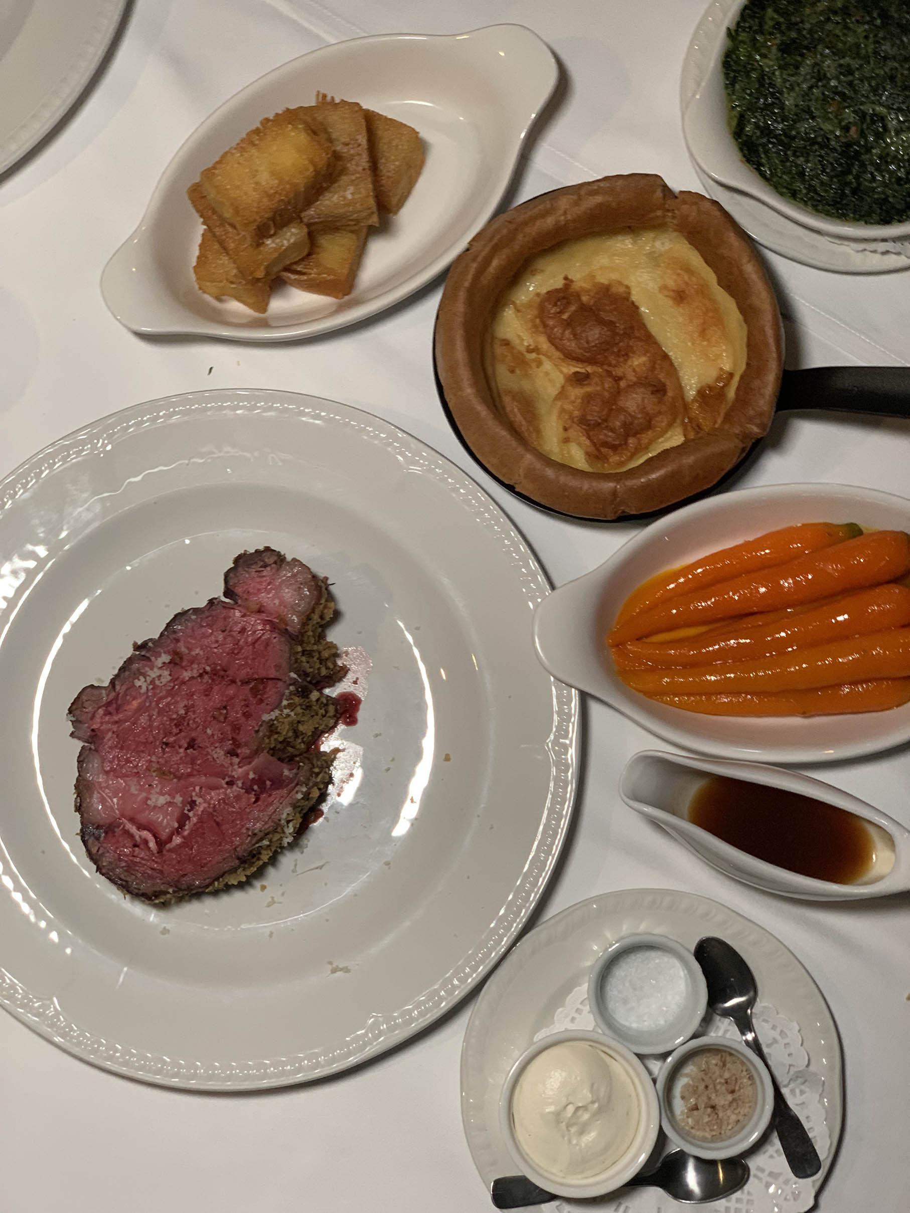 高尚中蘊含豪情的堂切燒牛肉Prime Rib Roast,人吃人愛。