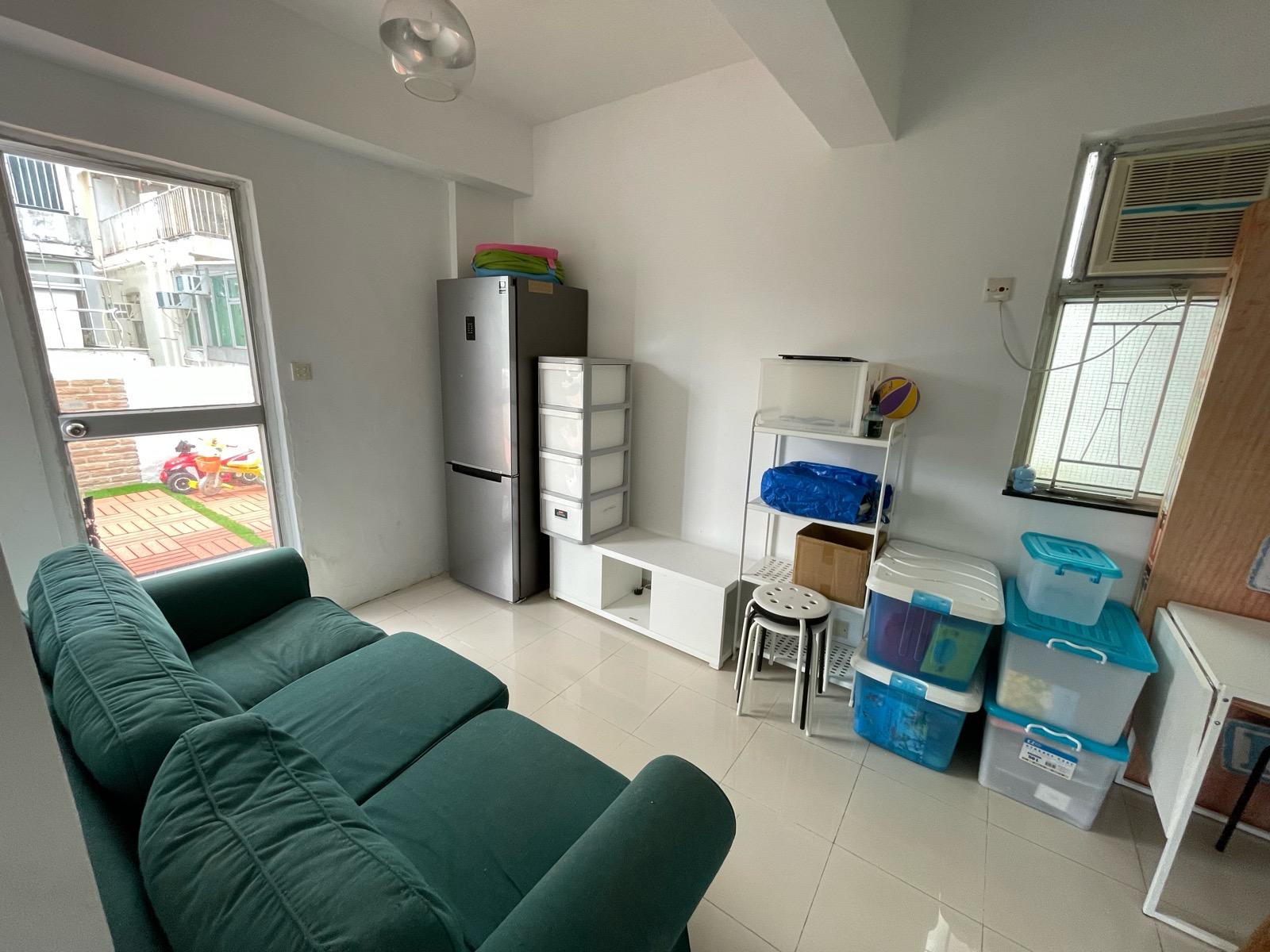 客廳外接平台,平台面積有近200方呎。