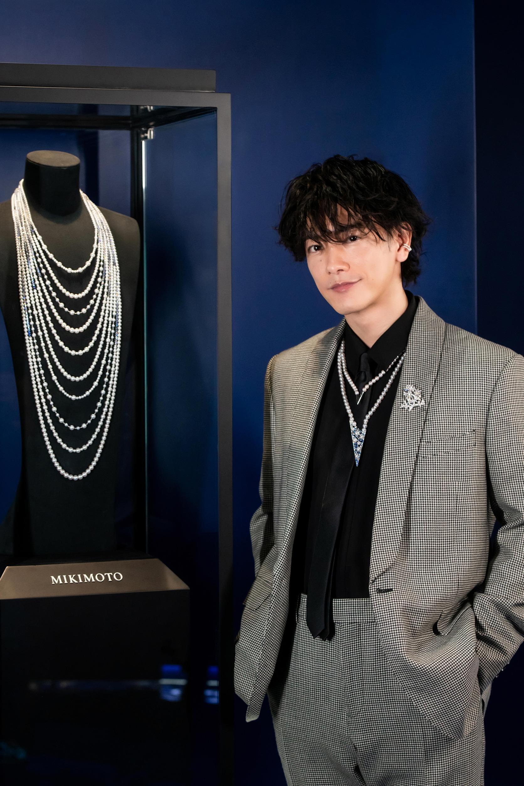 佐藤健出席MIKIMOTO ifc mall 130周年期間限定店《A LOVE LETTER TO THE SEA.》開幕。