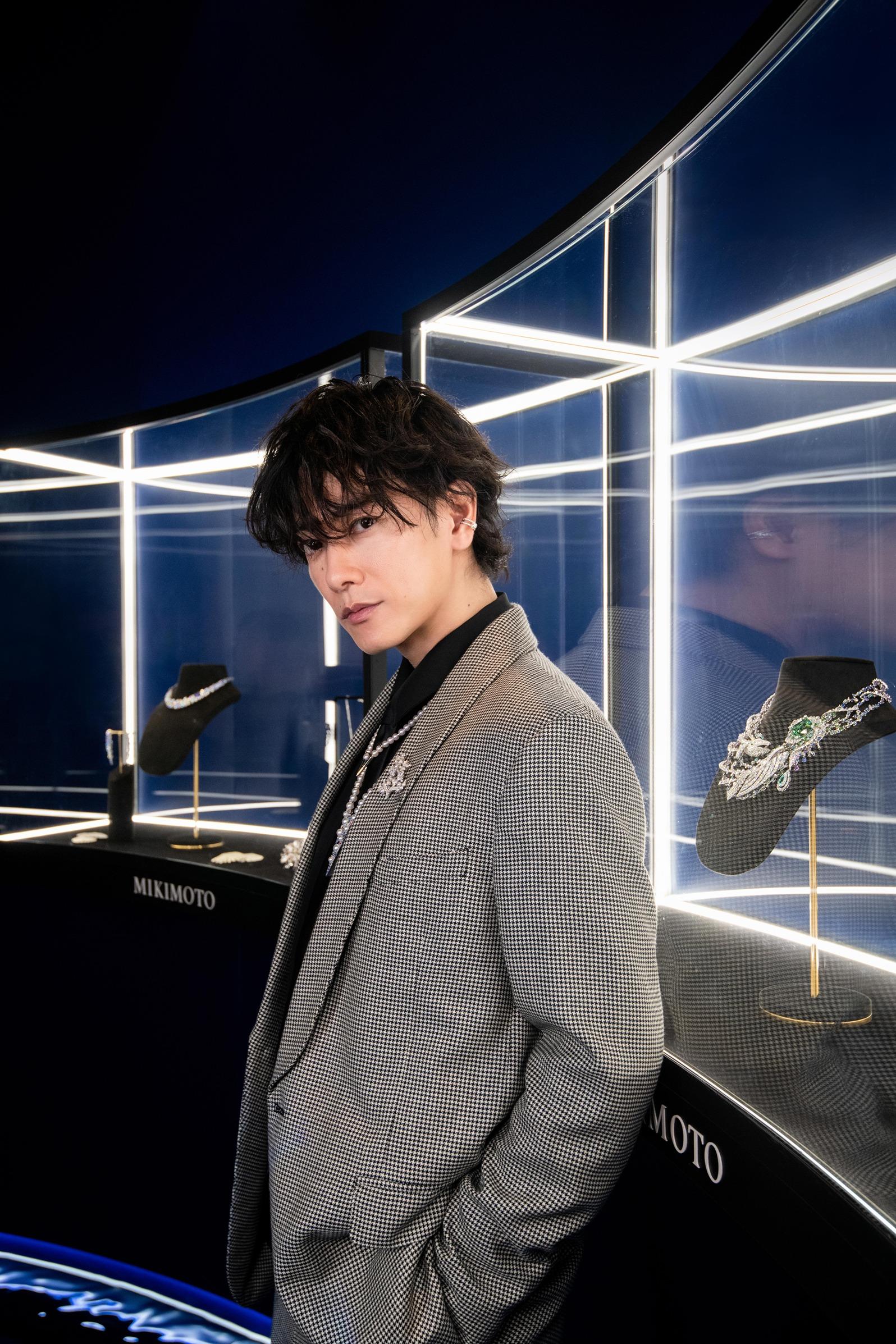 佐藤健出席MIKIMOTO ifc mall 130周年期間限定店《A LOVE LETTER TO THE SEA.》開幕。