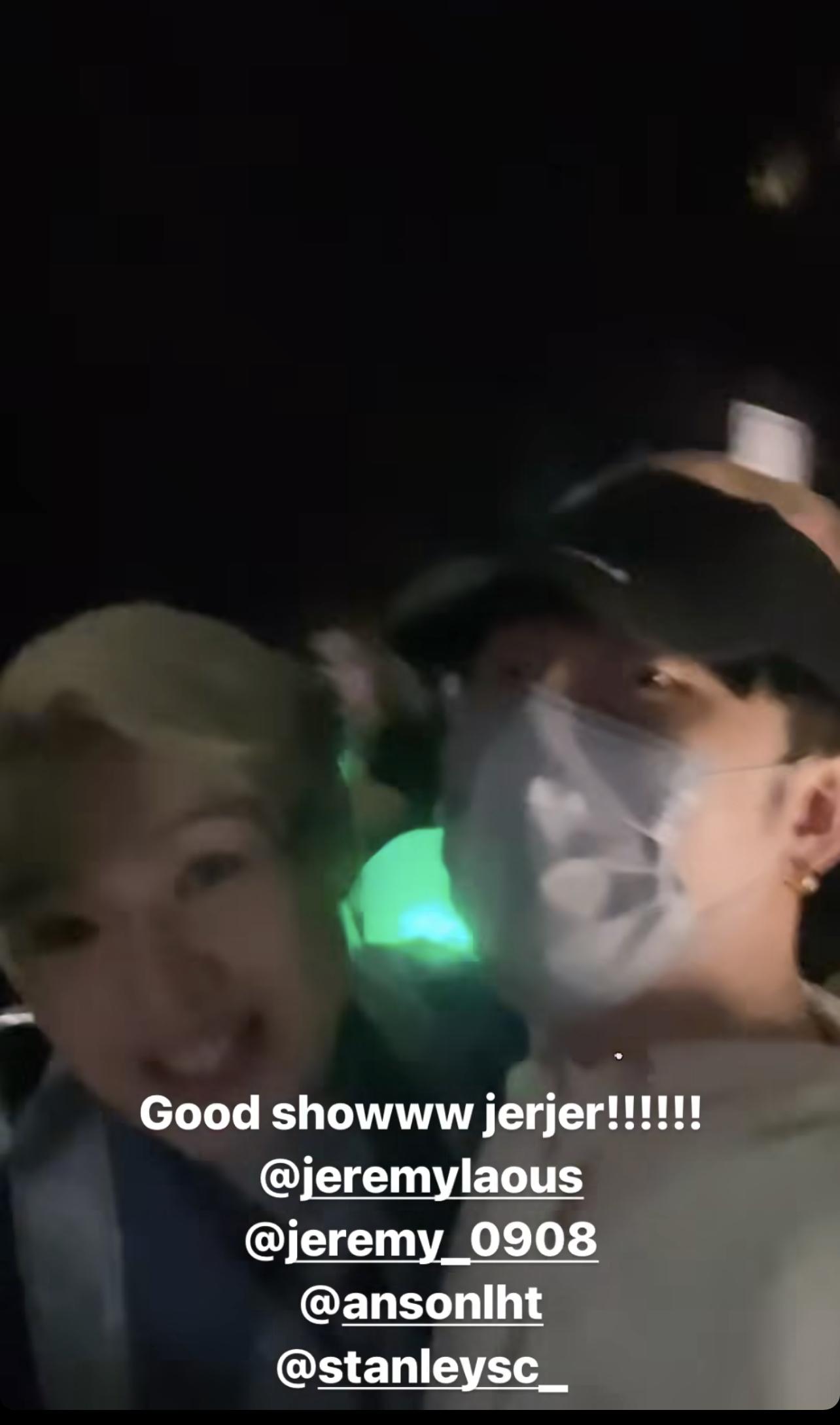 MIRROR 四子與Jer興奮自拍。