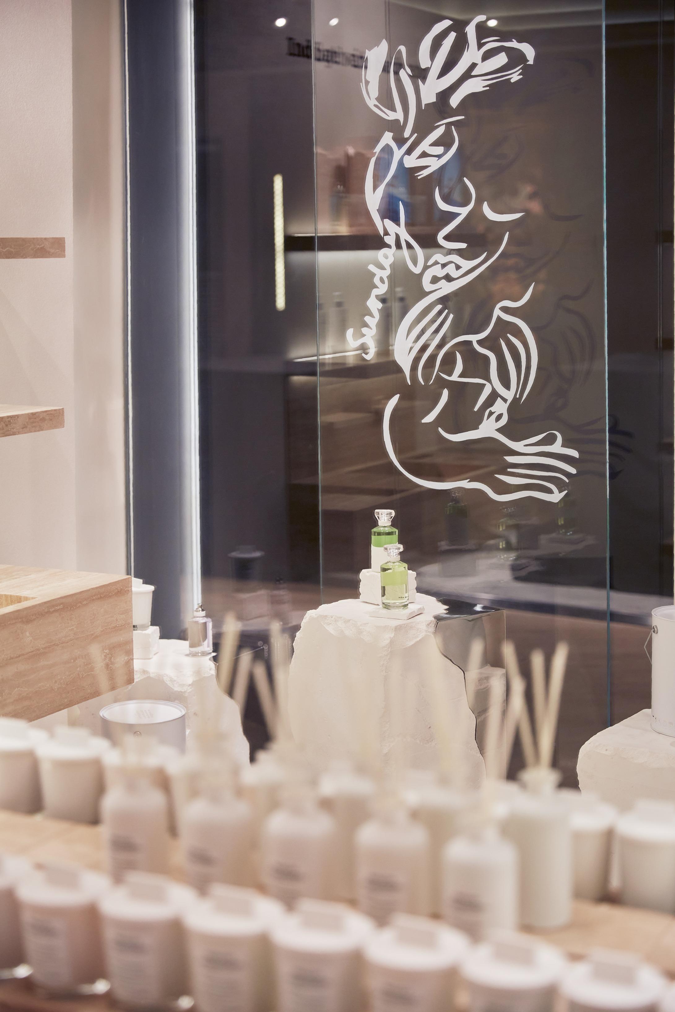 Maison Margiela的K11 MUSEA香氛專門店,展示法國藝術家Olga Prader的作品。