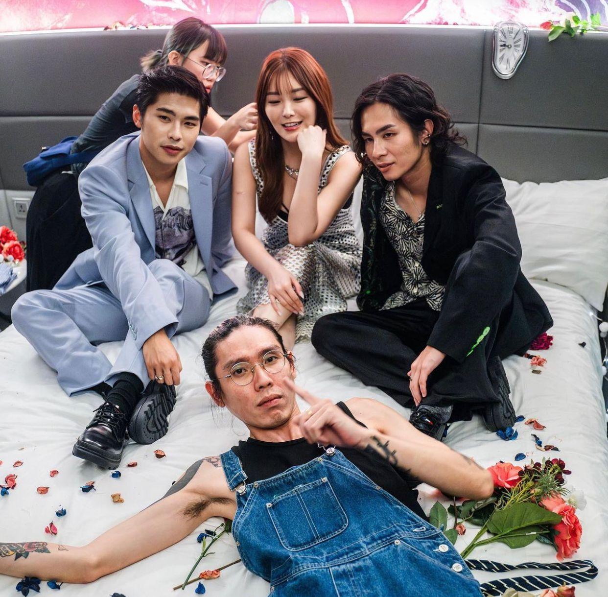 繪麗奈日最近去酒店拍MV。