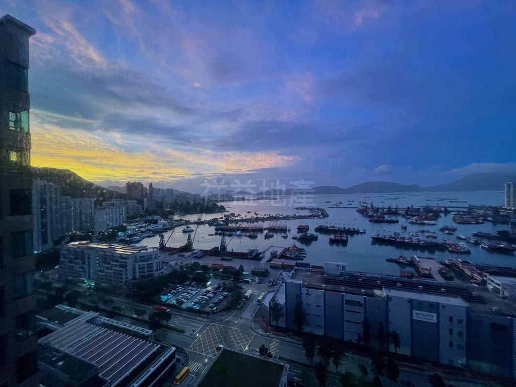 單位擁全海景致,日落時份景色迷人。(代理提供)