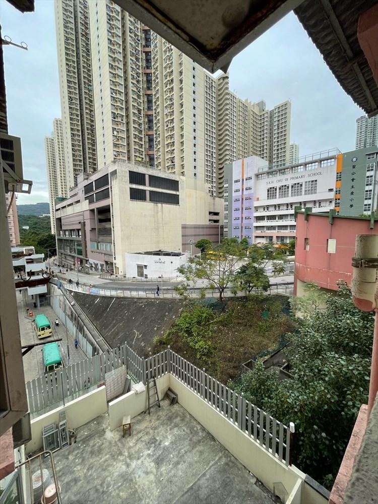 單位位處低層,但景觀開揚不侷促。(代理提供)