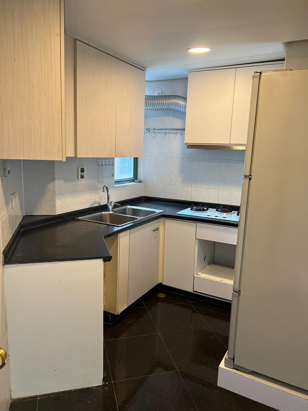 闊大廚房,新淨企理。(代理提供)