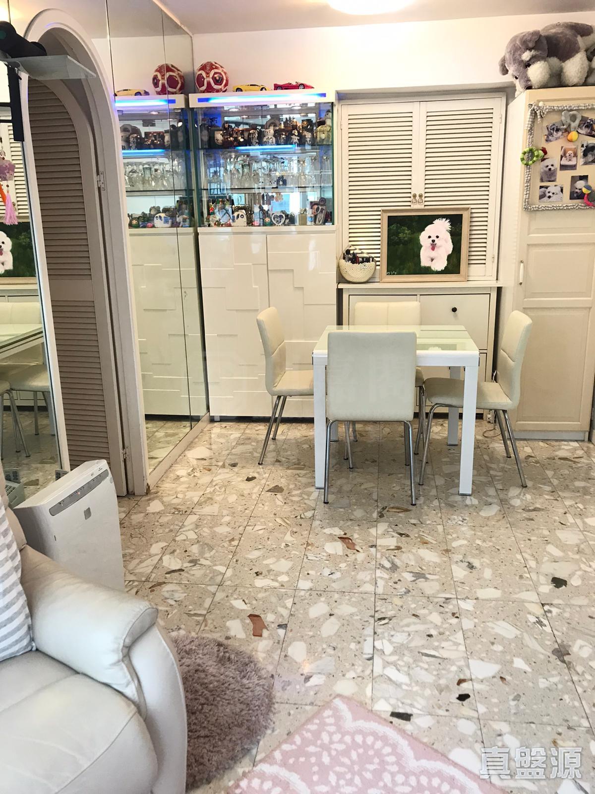 長方形開則大廳,闊落見使,落地大鏡更能增加單位視覺空間感。(代理提供)