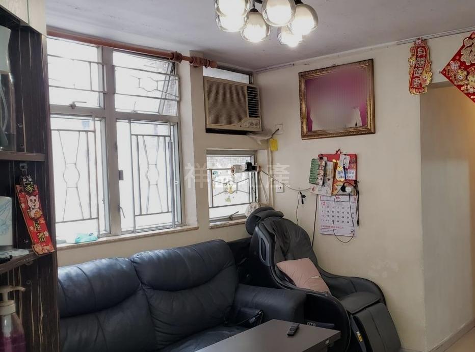 單位窗戶大,室內光線充足。(代理提供)