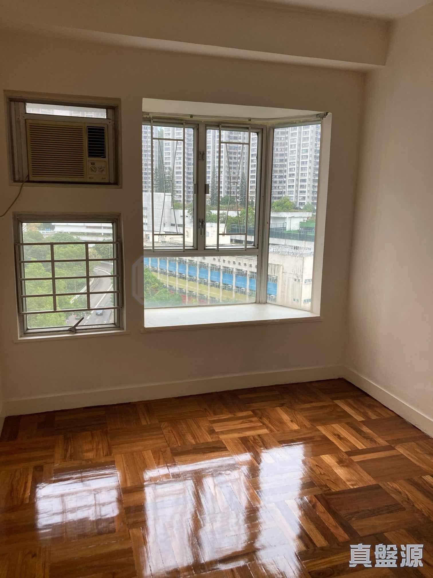 睡房間隔寬敞,地板和牆身裝修新淨。(代理提供)