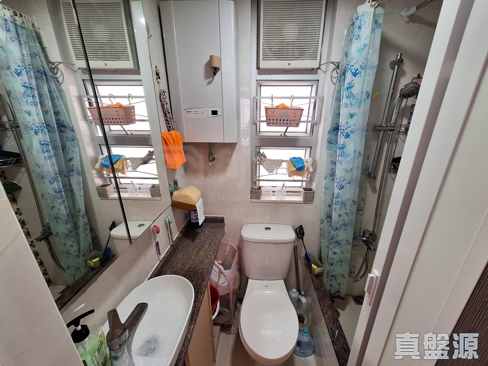 浴室為明廁,光猛通爽。(代理提供)