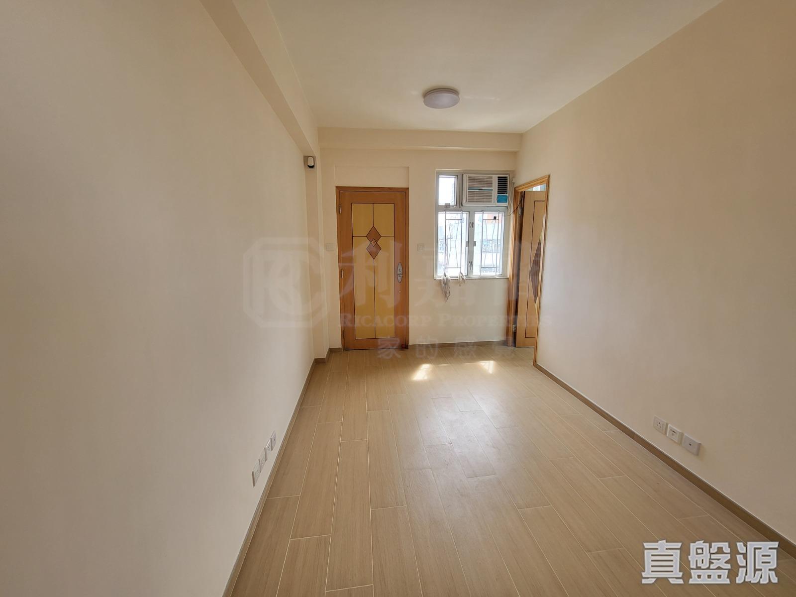 單位實用度頗高,長方形大廳闊落四正。(代理提供)