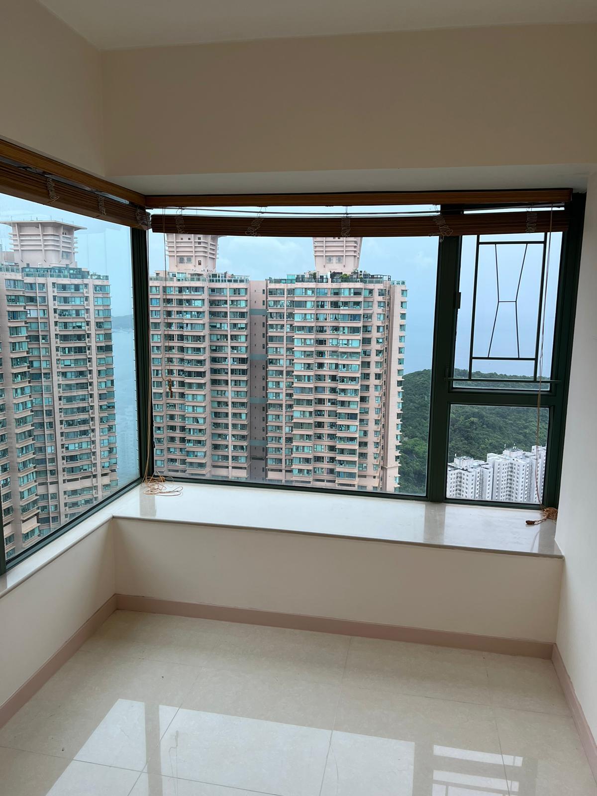 每間睡房均享有山海美景。(代理提供)