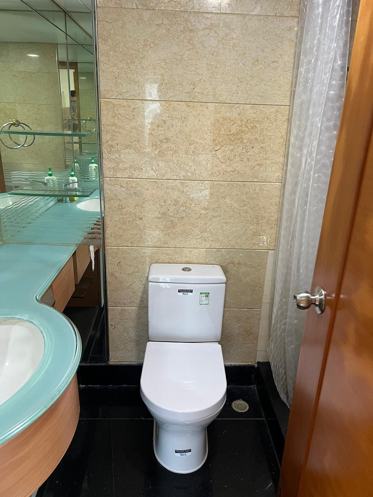 浴室裝修企理整潔。(代理提供)