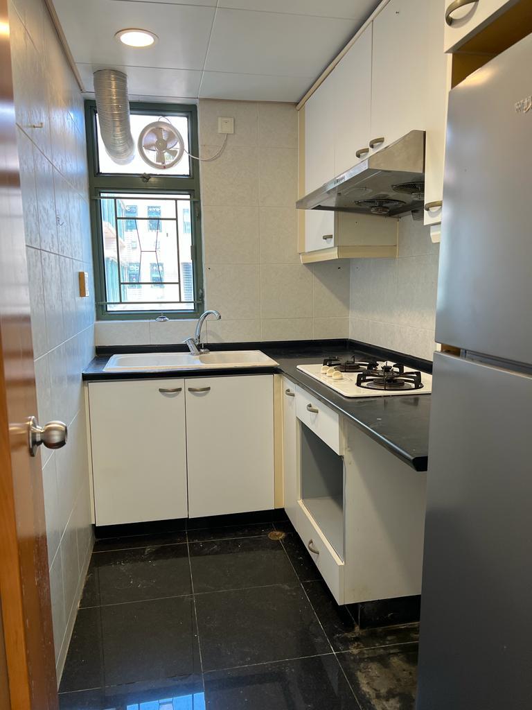 廚房闊落實用。(代理提供)