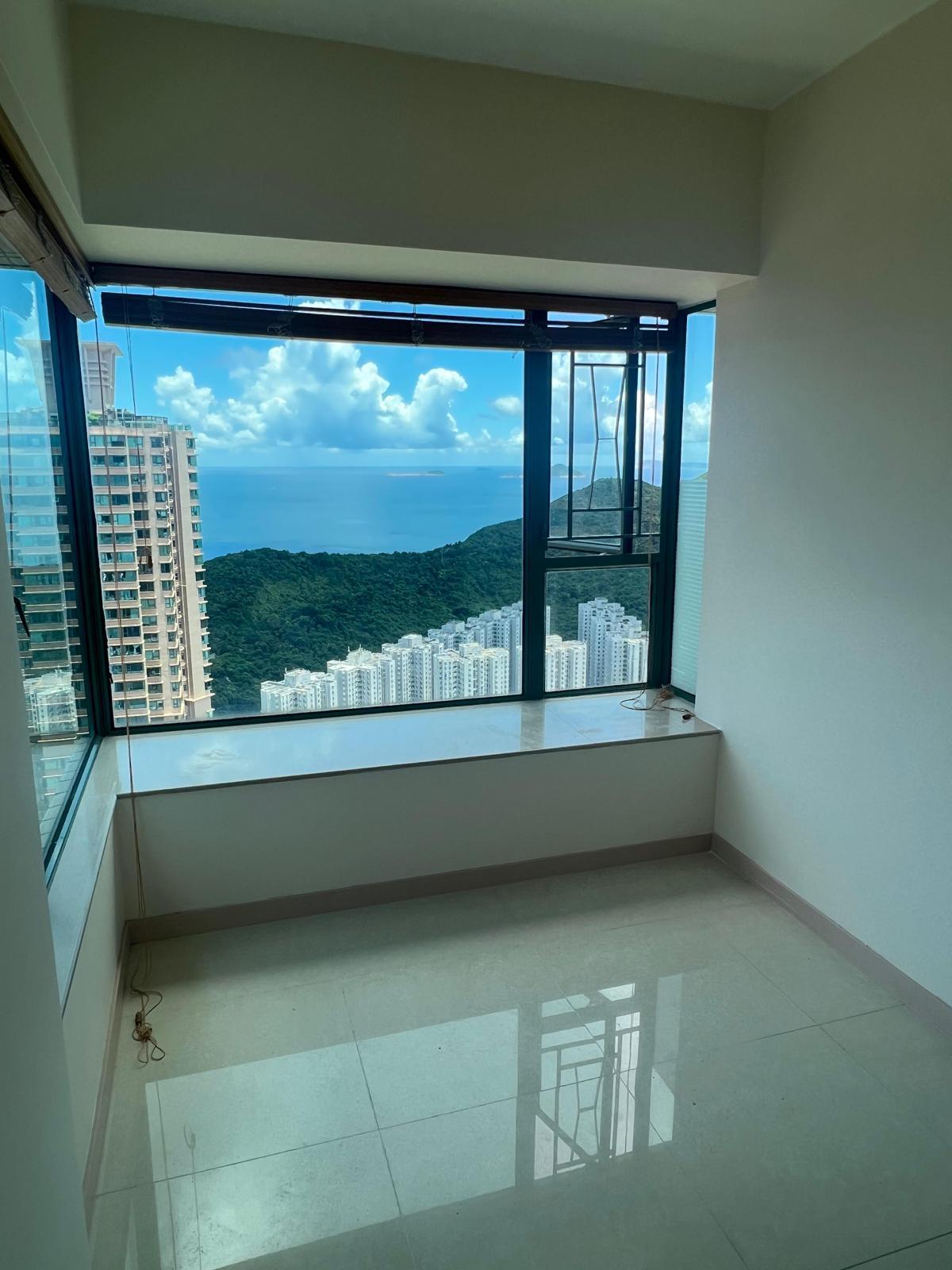 主人房窗戶特大,90度闊落大窗,將美景盡收眼底。(代理提供)