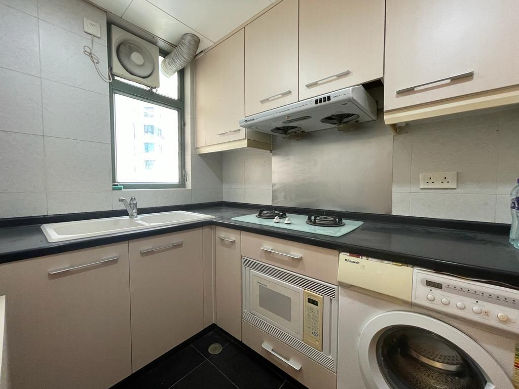 闊大的廚房,光猛企理。(代理提供)