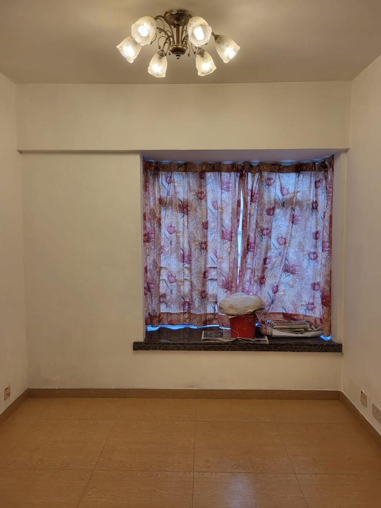 客廳間隔方正,容易擺位。(代理提供)