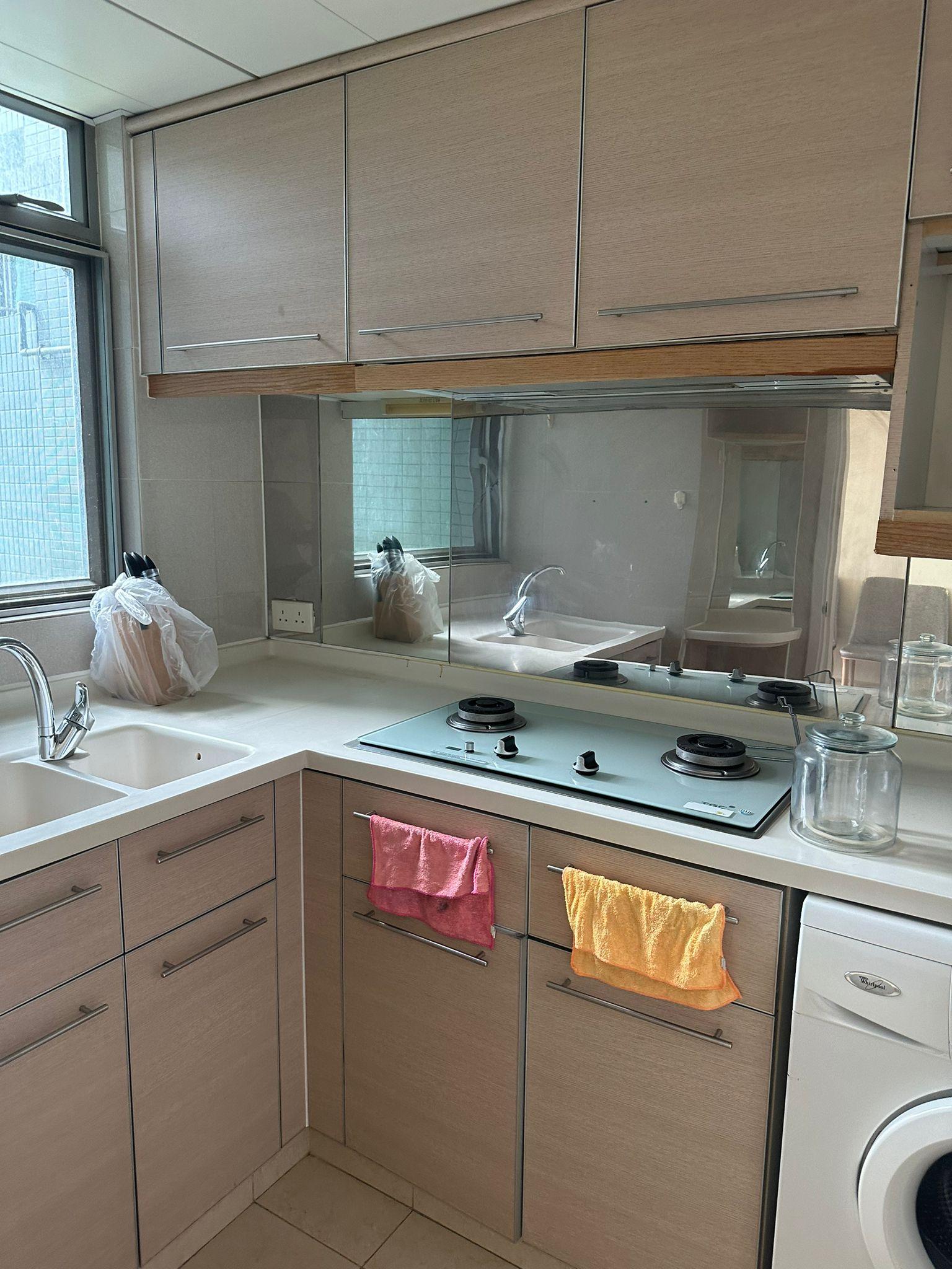 廚房配套齊全新淨,光線亦足。(代理提供)