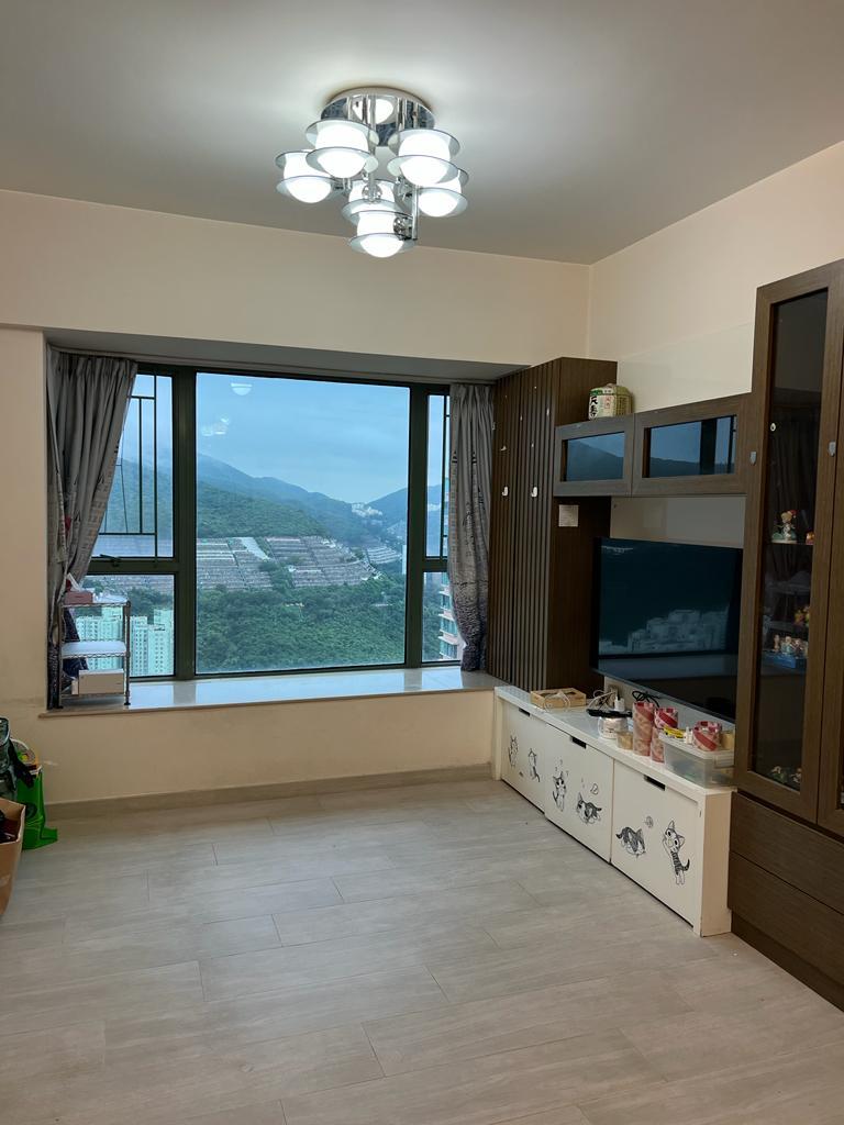 單位主要望翠綠山景,視野開揚。(代理提供)