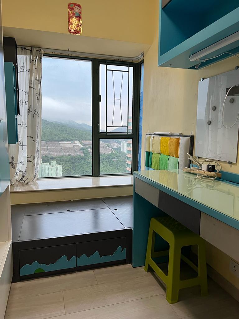 每間睡房均享有開揚山景。(代理提供)