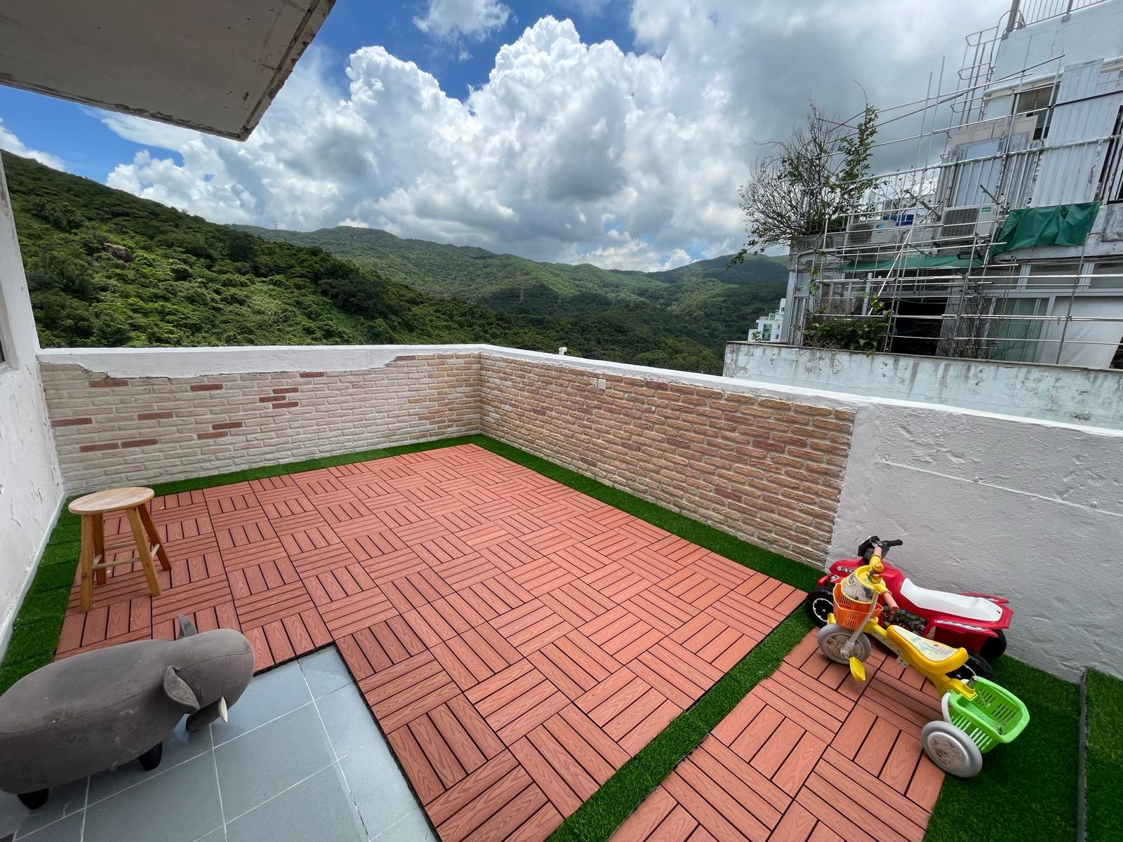 平台面向一大片山巒景致,環境清幽舒適。