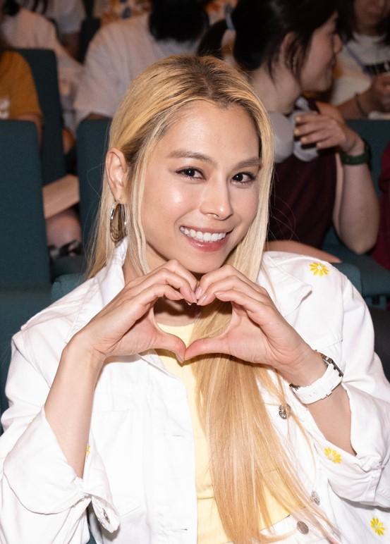 師妹Gin Lee都有到來捧場。