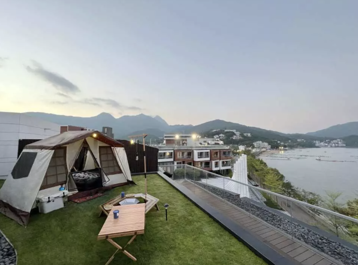 私人海景天台豪華營宅渡假。