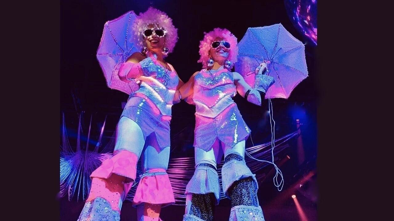 旅發局舉辦「開心香港」樂聚維港嘉年華,除有維港水上音樂會,亦有多個連串精彩節目沿海濱上演。