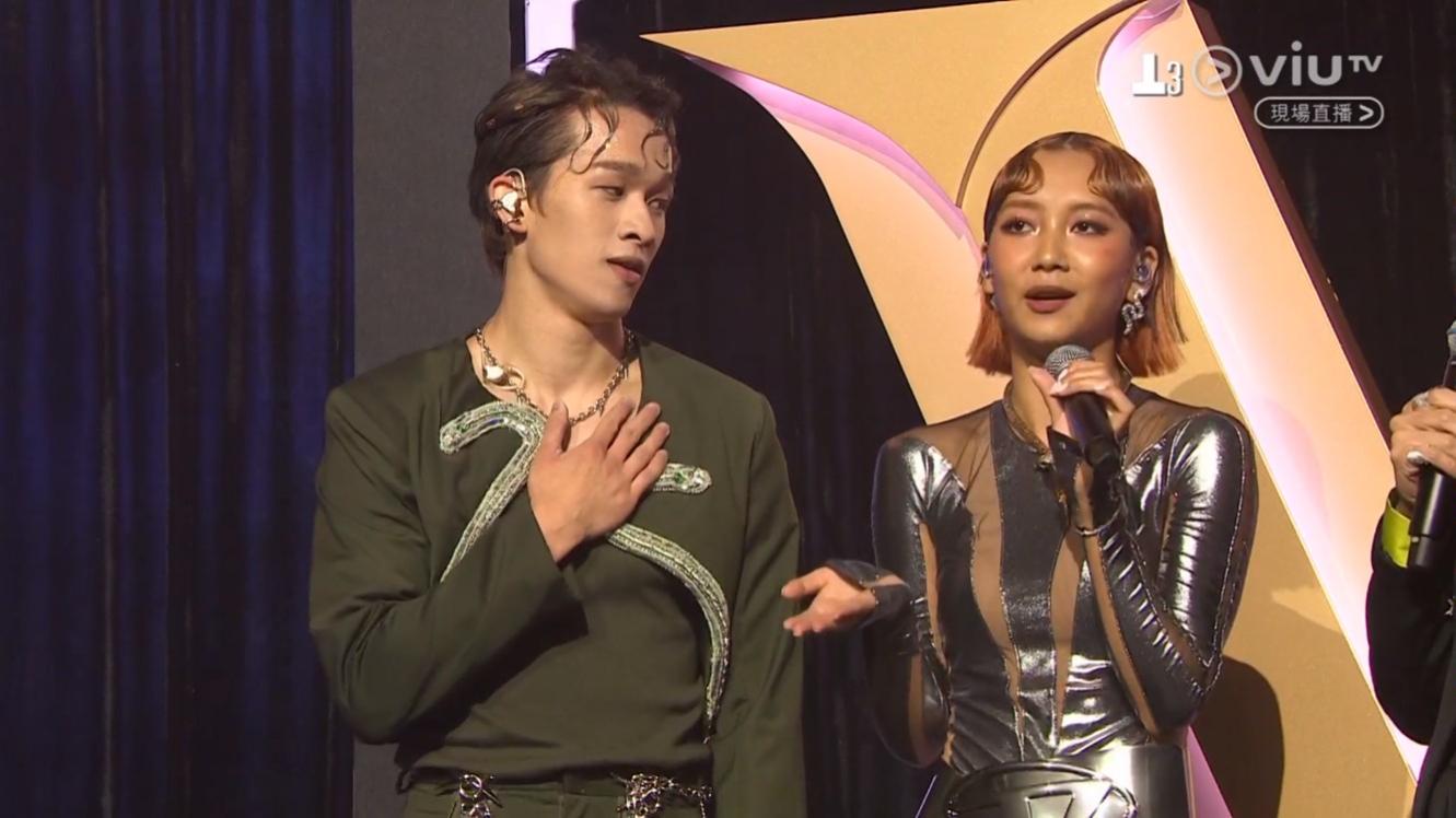 Marf大讚王鋒直腸直肚,更形容對方為「直男」。