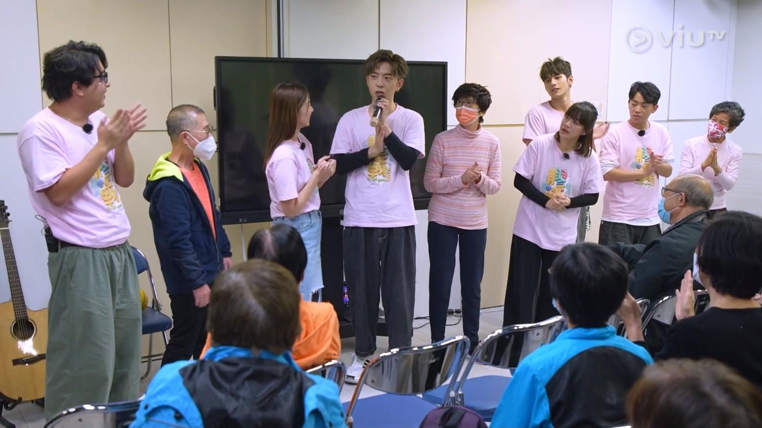 6膠去到老人院跟一眾長者玩「動物點樣叫」。