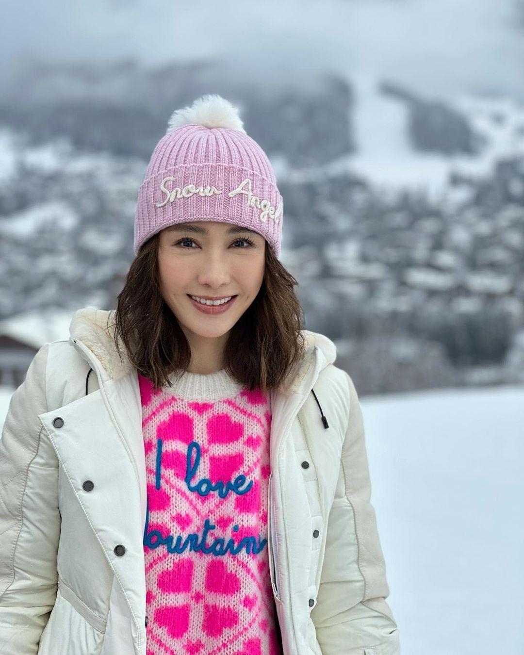 黎姿曾公開說過,對於祖父黎民偉做的事,覺得「很驕傲」。