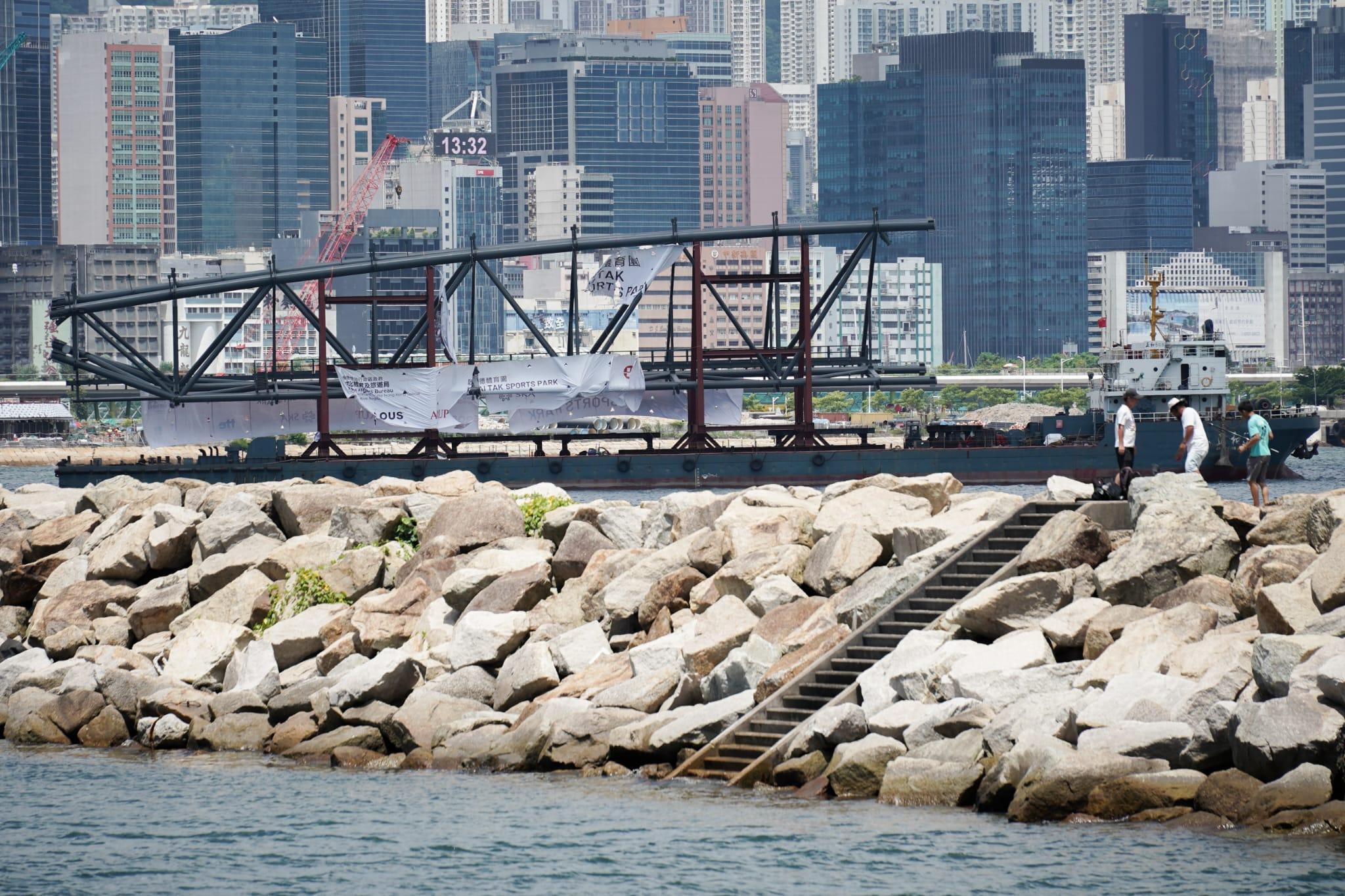 啟德體育園鋼構件全部運抵香港 預計分階段於2024年底前竣工 (李睿哲攝)